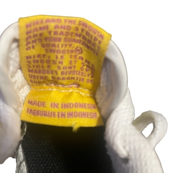 NWOT NIKE Air Force 1 Peace Love Basketball Athletic Shoe Toddler Size 4C Yellow - Picture 10 of 10